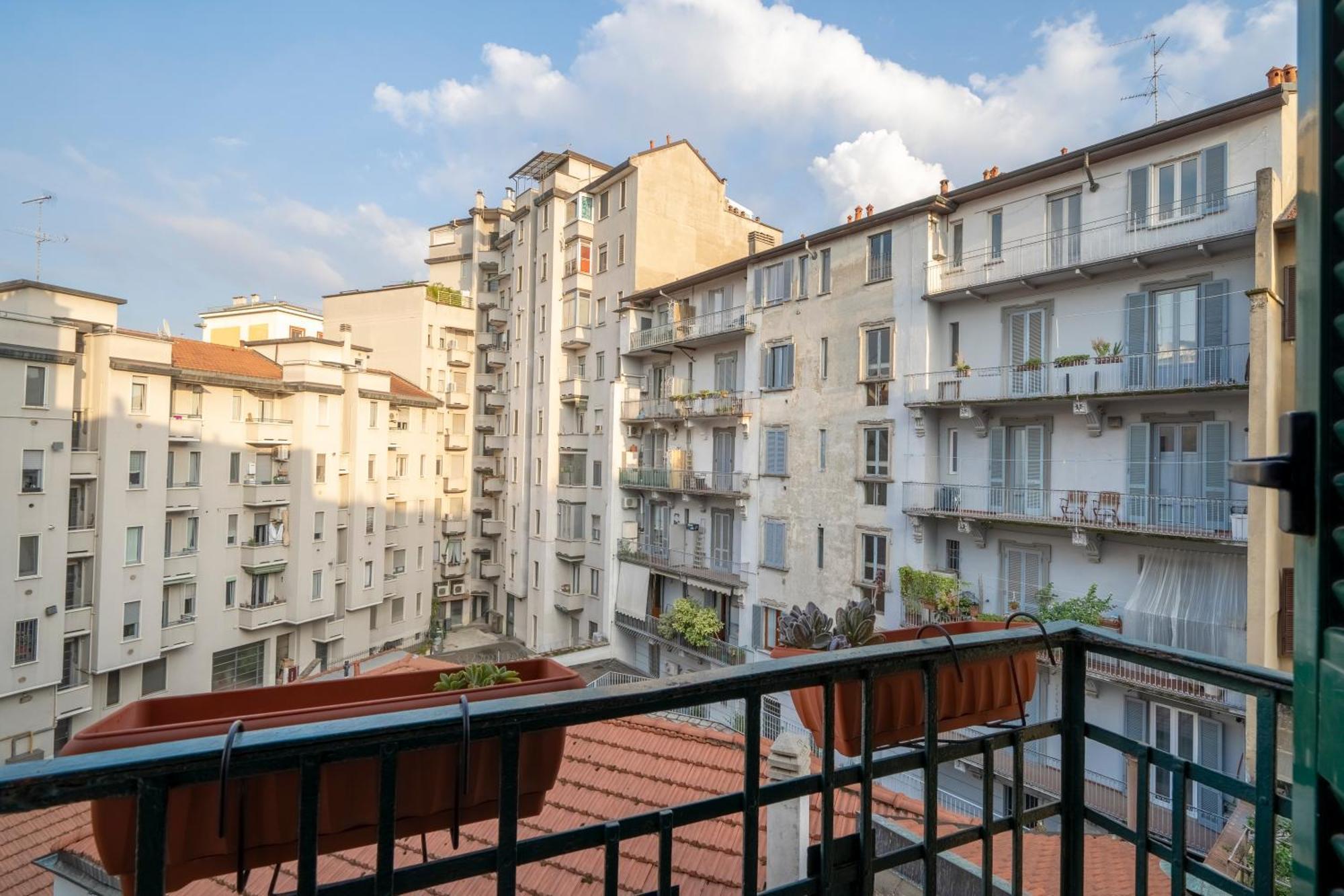 Easylife - Milano - Crema 15 - Porta Romana — Foto 1